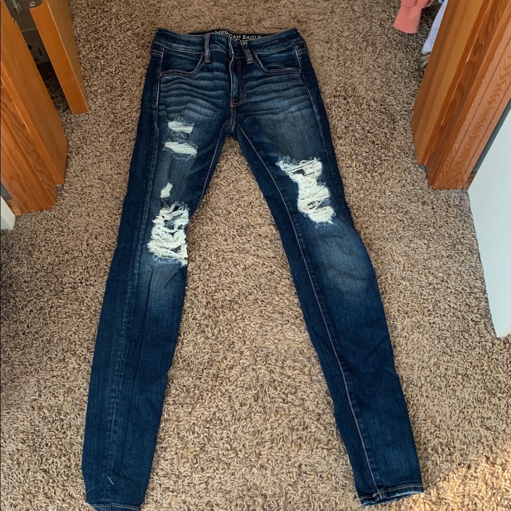 American Eagle Super Stretch Denim Skinny Jeans.   Size 2 LONG. (Like new)